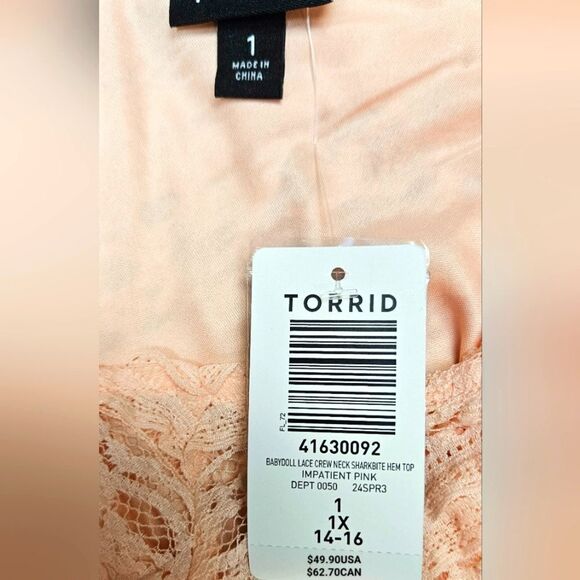 Torrid PlusโSize Babydoll Lace Crew Neck Sharkbite Hem Top 1X - Picture 13 of 16